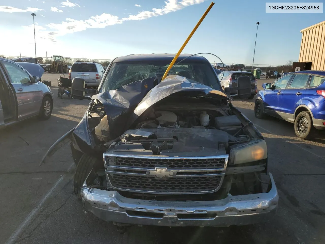 2005 Chevrolet Silverado K2500 Heavy Duty VIN: 1GCHK23205F824963 Lot: 80023874