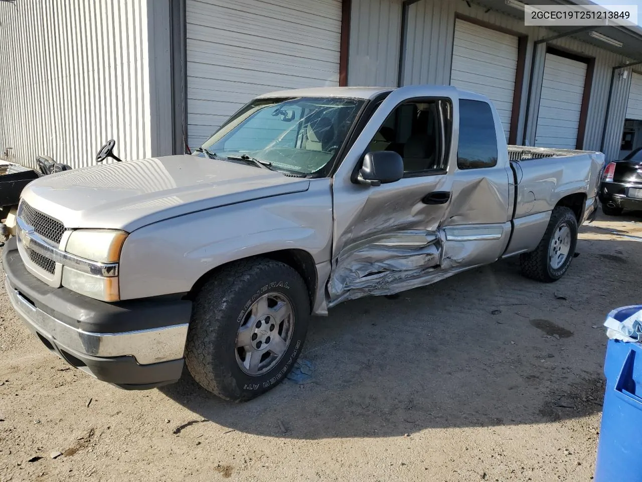 2005 Chevrolet Silverado C1500 VIN: 2GCEC19T251213849 Lot: 80788873