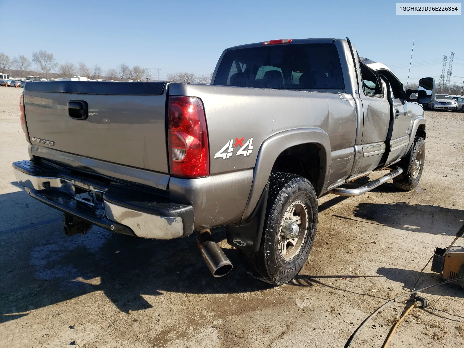 2006 Chevrolet Silverado K2500 Heavy Duty VIN: 1GCHK29D96E226354 Lot: 46505254