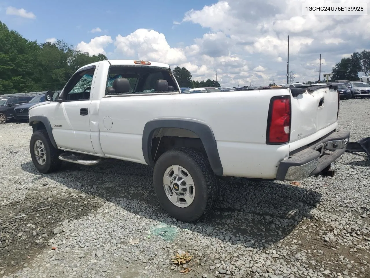 2006 Chevrolet Silverado C2500 Heavy Duty VIN: 1GCHC24U76E139928 Lot: 56492294