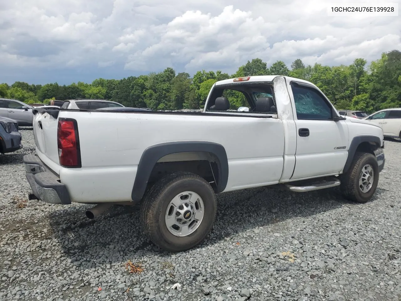 2006 Chevrolet Silverado C2500 Heavy Duty VIN: 1GCHC24U76E139928 Lot: 56492294