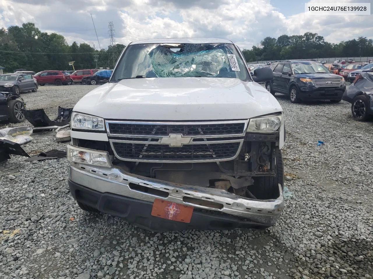 2006 Chevrolet Silverado C2500 Heavy Duty VIN: 1GCHC24U76E139928 Lot: 56492294