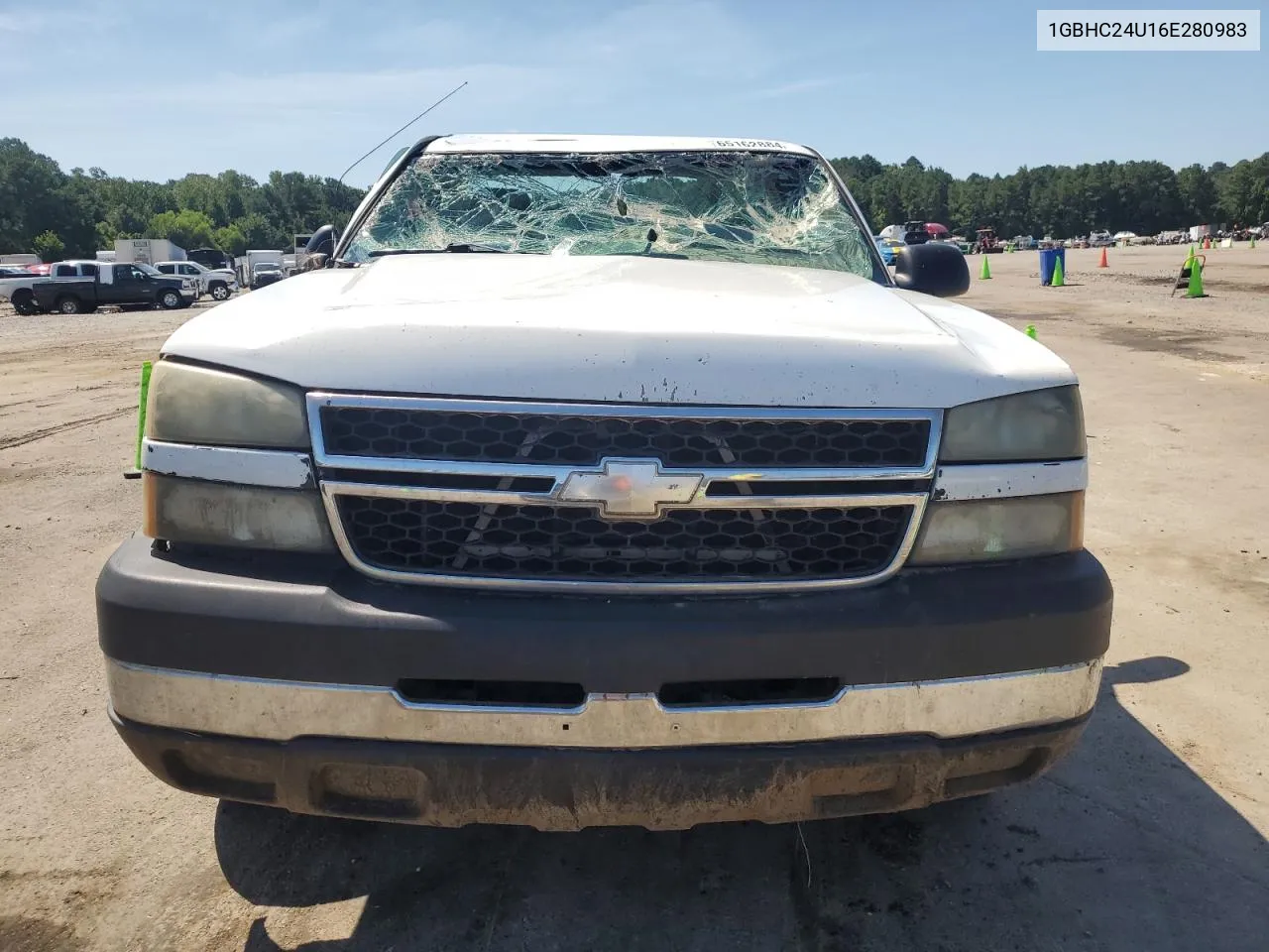 2006 Chevrolet Silverado C2500 Heavy Duty VIN: 1GBHC24U16E280983 Lot: 65162884