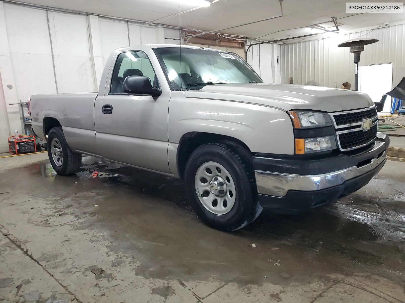 3GCEC14XX6G210135 2006 Chevrolet Silverado C1500