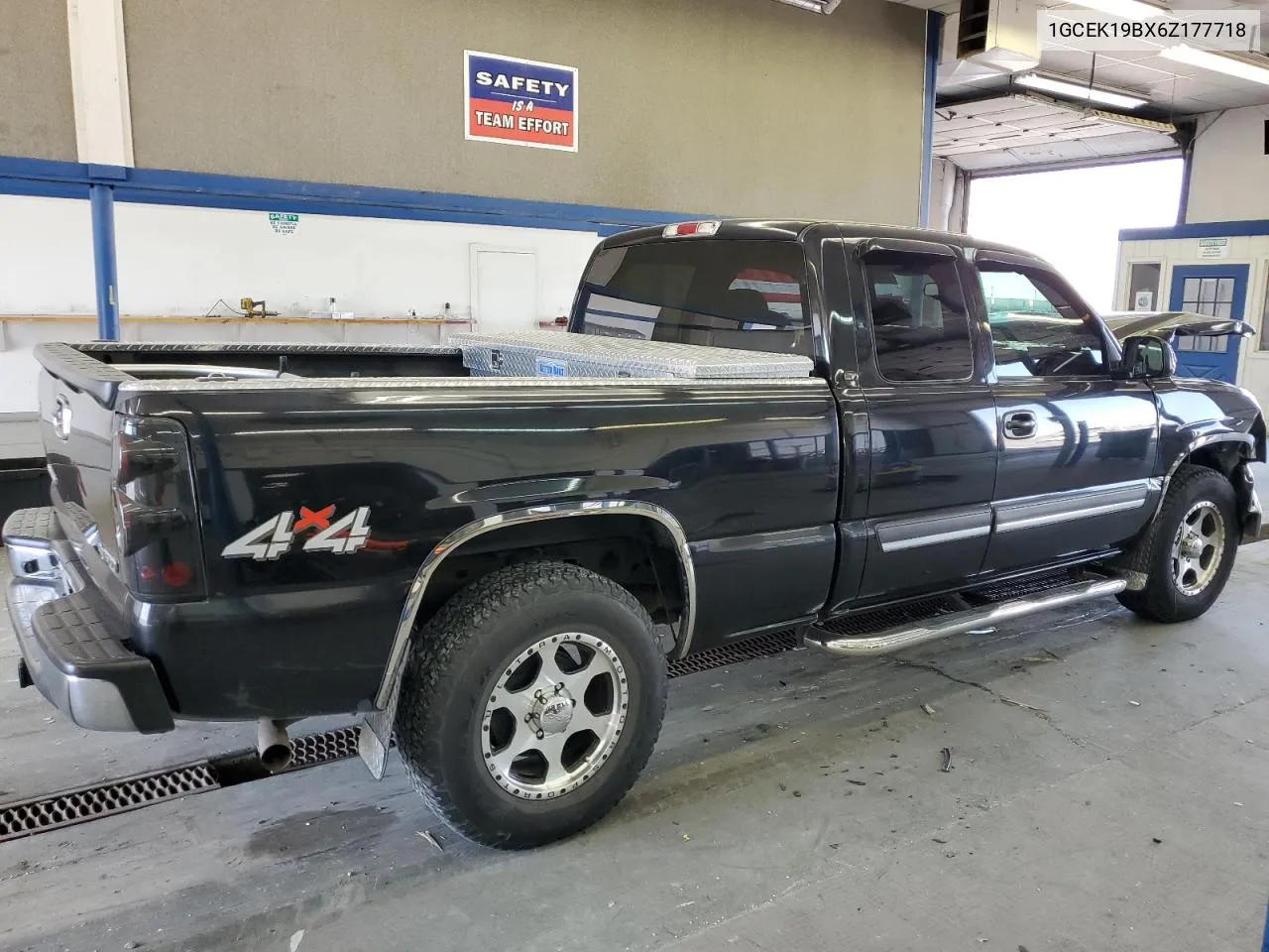 2006 Chevrolet Silverado K1500 VIN: 1GCEK19BX6Z177718 Lot: 70288564