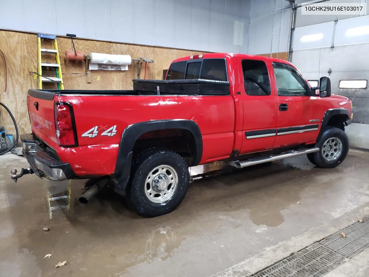 2006 Chevrolet Silverado K2500 Heavy Duty VIN: 1GCHK29U16E103017 Lot: 78011544