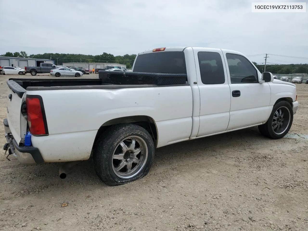 2007 Chevrolet Silverado C1500 Classic VIN: 1GCEC19VX7Z113753 Lot: 66804324