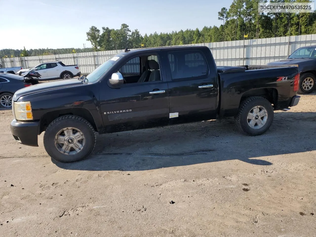 2007 Chevrolet Silverado K1500 Crew Cab VIN: 3GCEK13M97G535225 Lot: 67574804