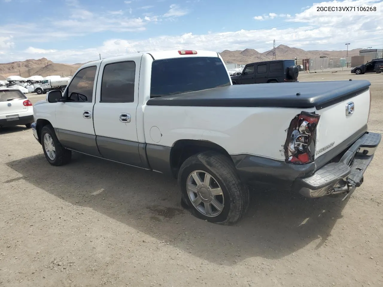 2007 Chevrolet Silverado C1500 Classic Crew Cab VIN: 2GCEC13VX71106268 Lot: 69798684