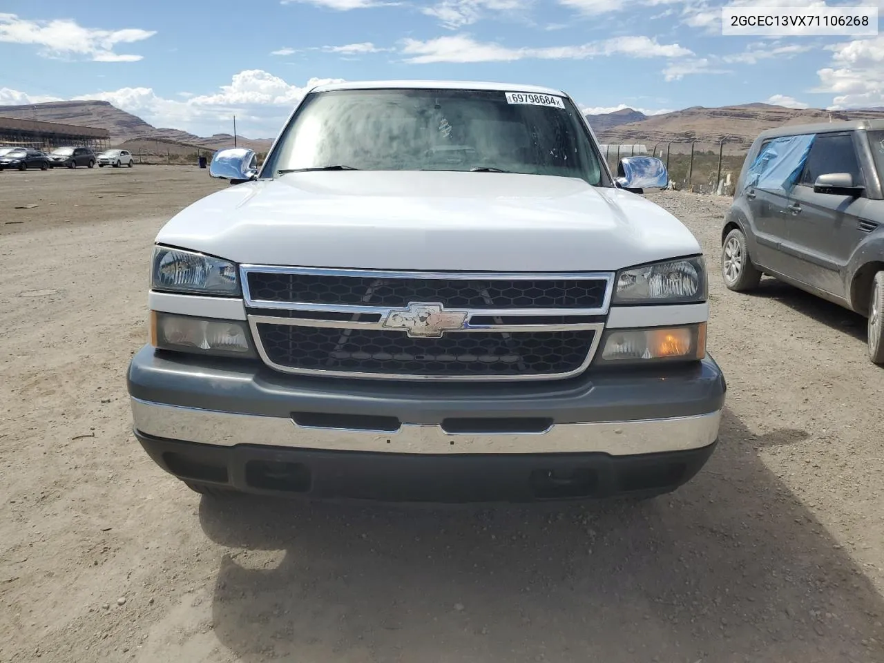 2007 Chevrolet Silverado C1500 Classic Crew Cab VIN: 2GCEC13VX71106268 Lot: 69798684