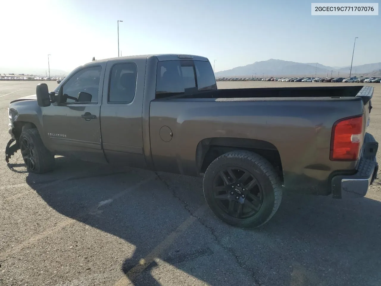 2007 Chevrolet Silverado C1500 VIN: 2GCEC19C771707076 Lot: 71643464