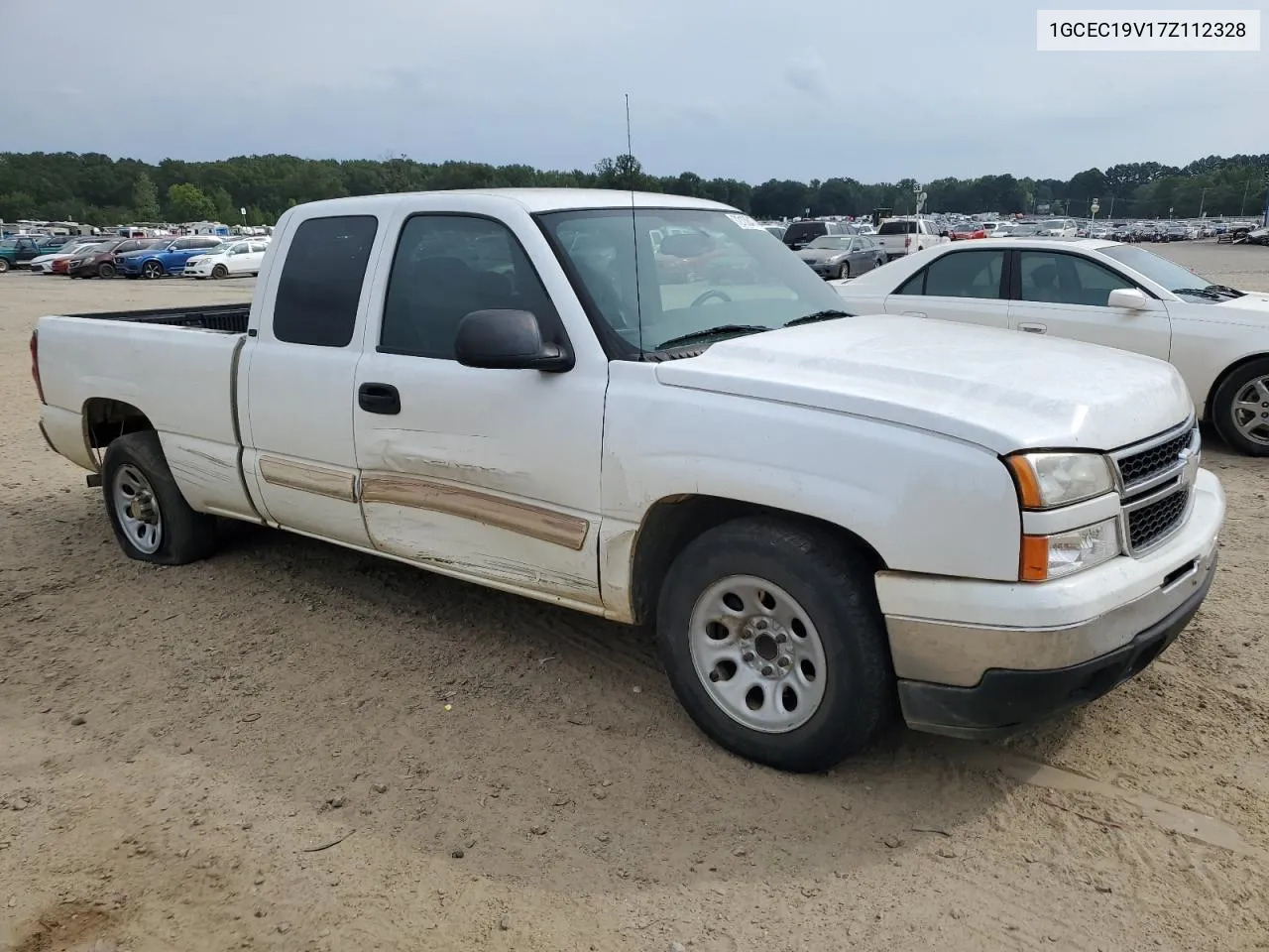 2007 Chevrolet Silverado C1500 Classic VIN: 1GCEC19V17Z112328 Lot: 72138474