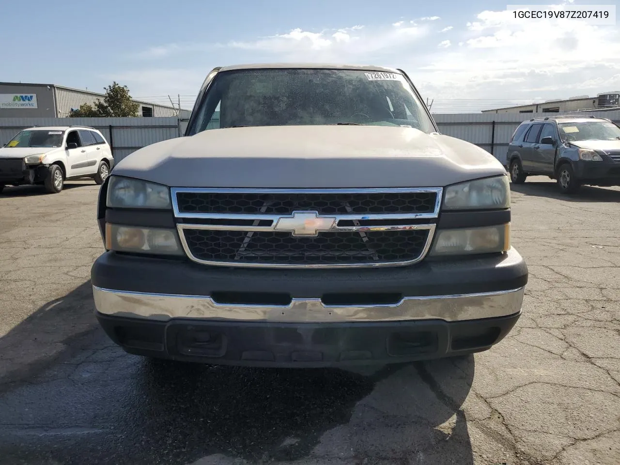 2007 Chevrolet Silverado C1500 Classic VIN: 1GCEC19V87Z207419 Lot: 72619724