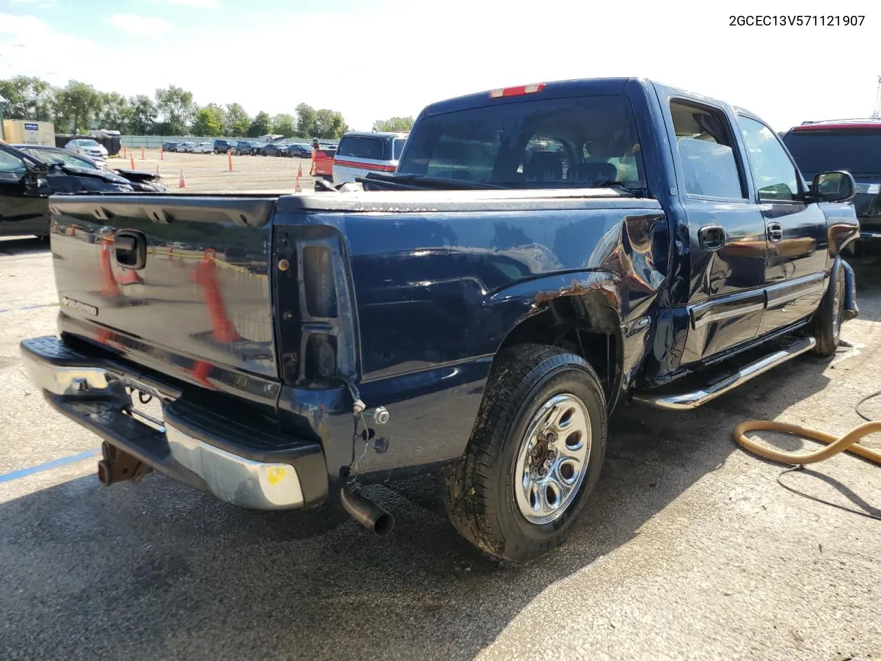 2007 Chevrolet Silverado C1500 Classic Crew Cab VIN: 2GCEC13V571121907 Lot: 72923534