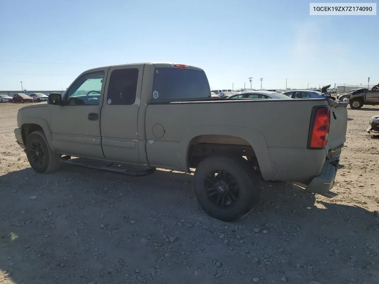 2007 Chevrolet Silverado K1500 Classic VIN: 1GCEK19ZX7Z174090 Lot: 73638894