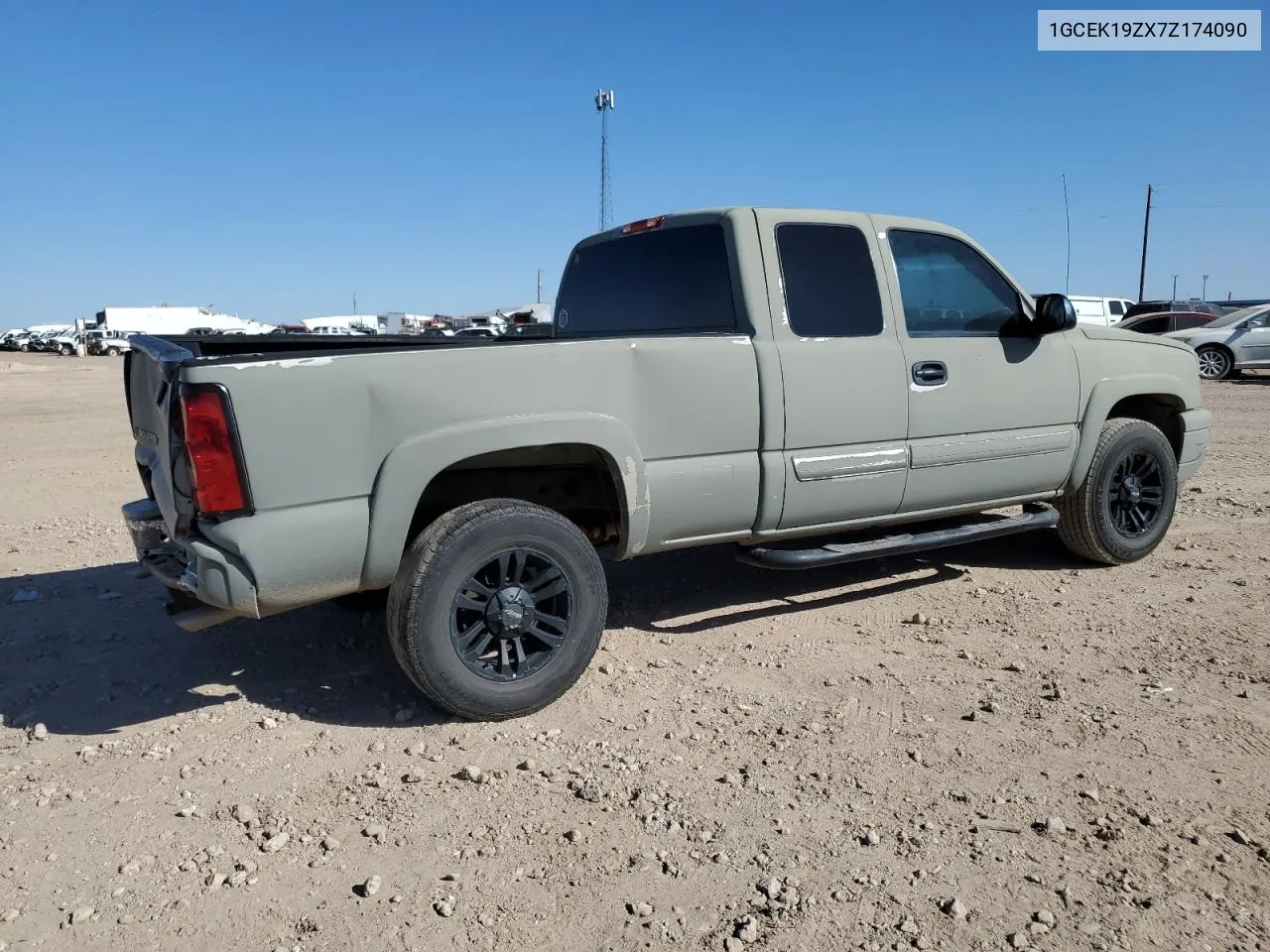 2007 Chevrolet Silverado K1500 Classic VIN: 1GCEK19ZX7Z174090 Lot: 73638894