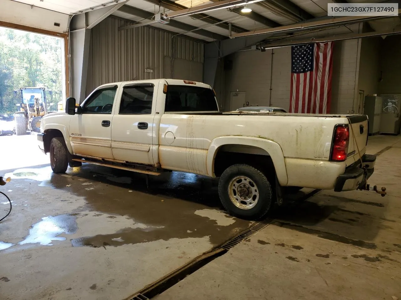 2007 Chevrolet Silverado C2500 Heavy Duty VIN: 1GCHC23GX7F127490 Lot: 73671234