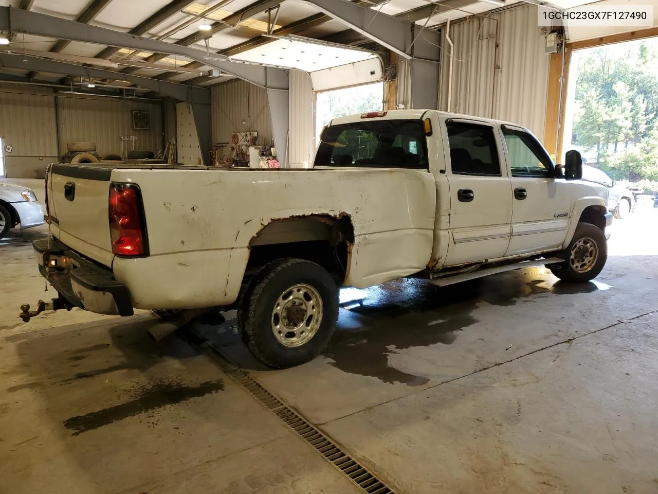 2007 Chevrolet Silverado C2500 Heavy Duty VIN: 1GCHC23GX7F127490 Lot: 73671234