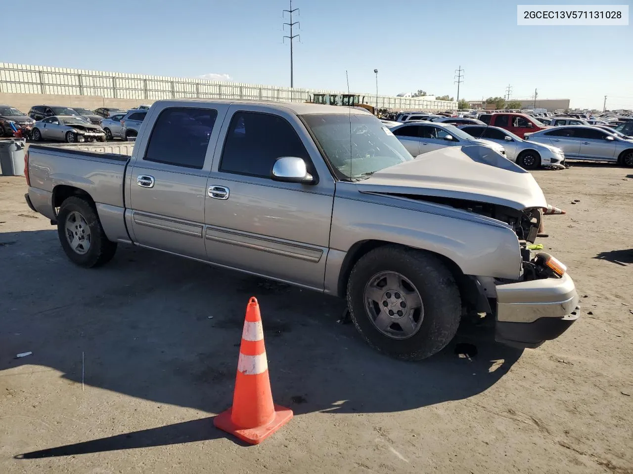 2007 Chevrolet Silverado C1500 Classic Crew Cab VIN: 2GCEC13V571131028 Lot: 75552434