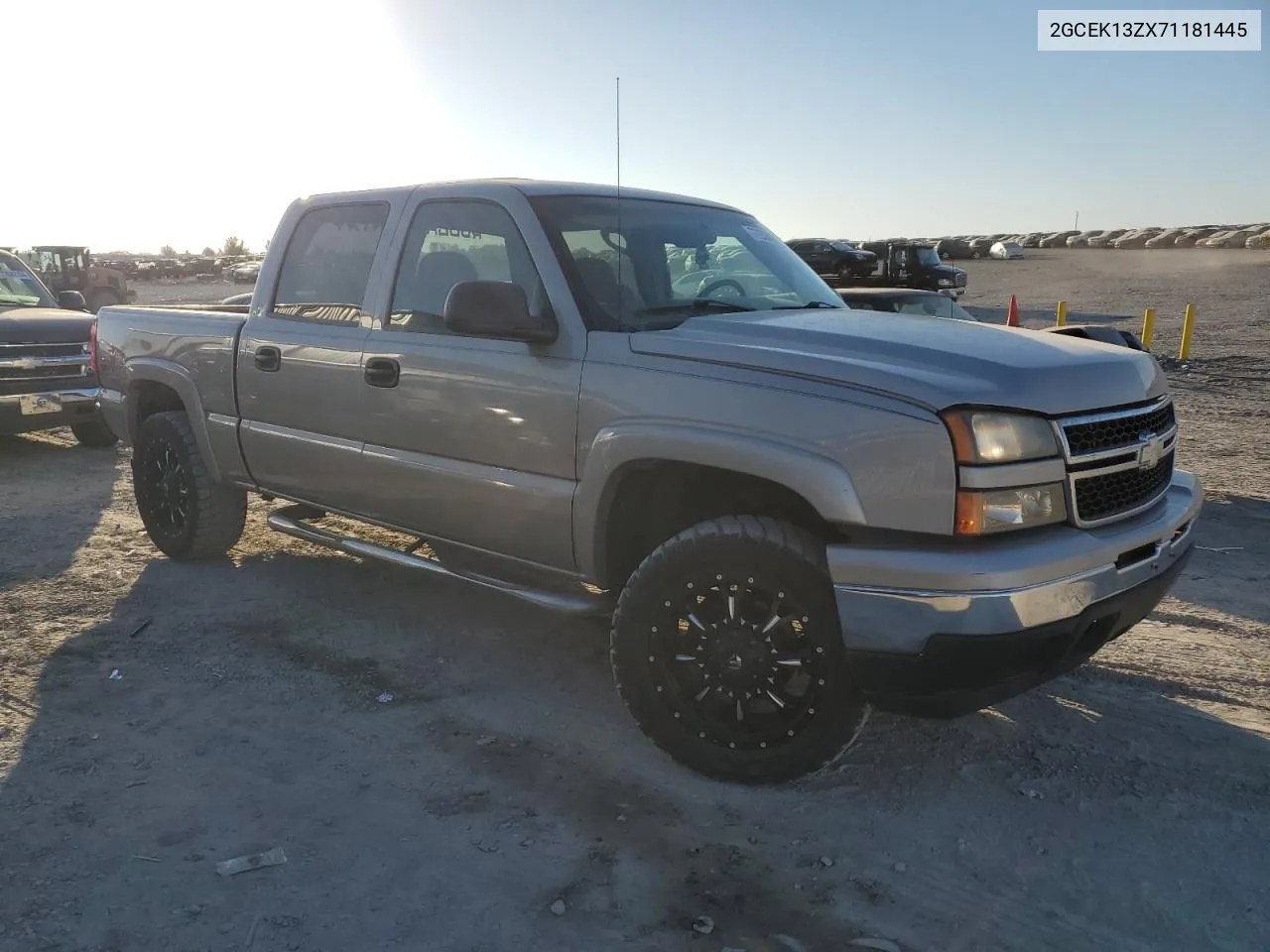 2007 Chevrolet Silverado K1500 Classic Crew Cab VIN: 2GCEK13ZX71181445 Lot: 77259894