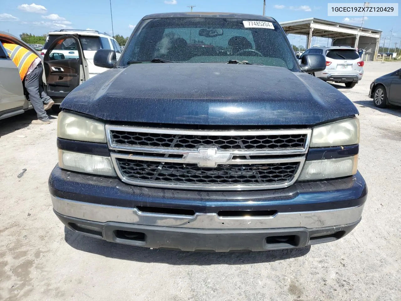 2007 Chevrolet Silverado C1500 Classic VIN: 1GCEC19ZX7Z120429 Lot: 77485204