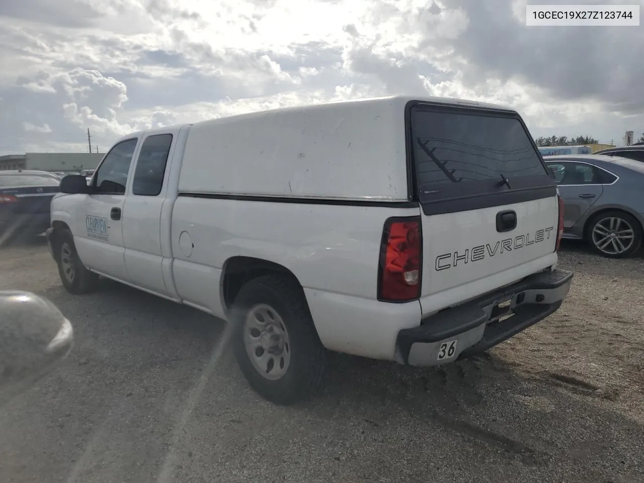 2007 Chevrolet Silverado C1500 Classic VIN: 1GCEC19X27Z123744 Lot: 77969064