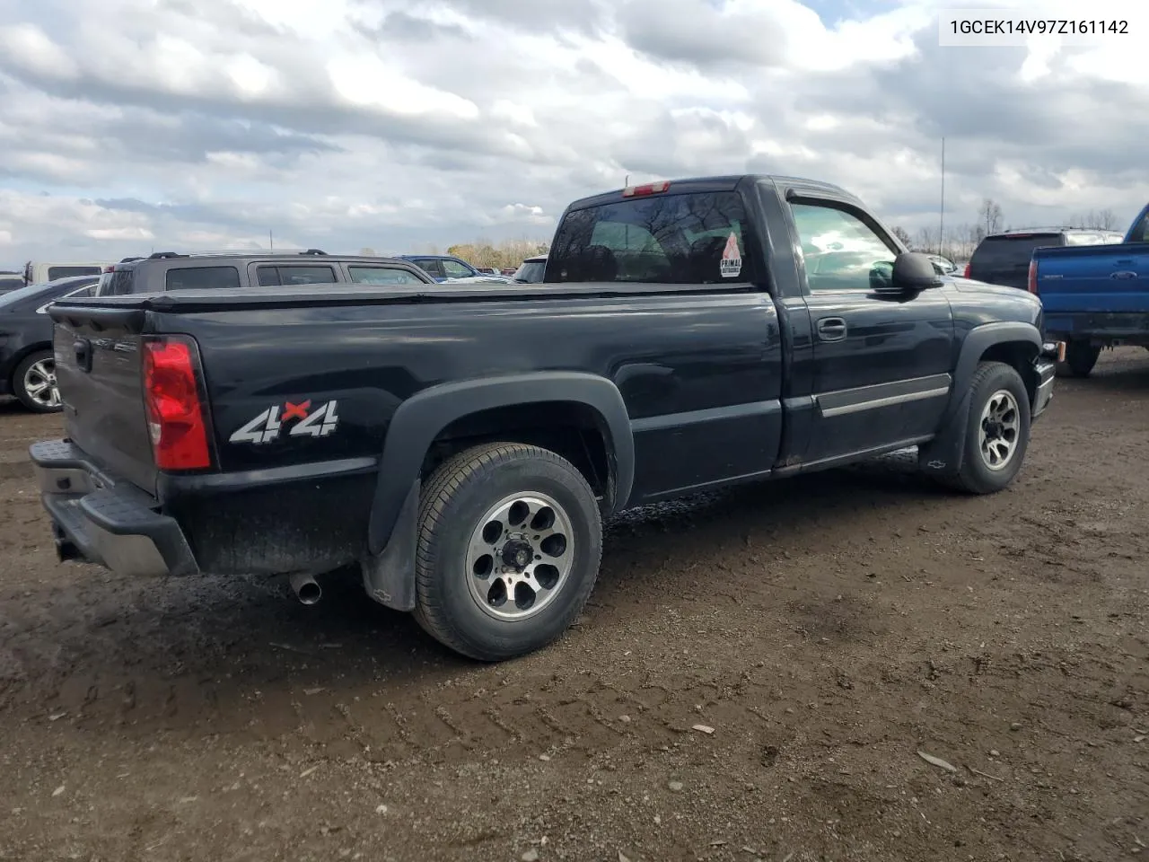 2007 Chevrolet Silverado K1500 Classic VIN: 1GCEK14V97Z161142 Lot: 79279624