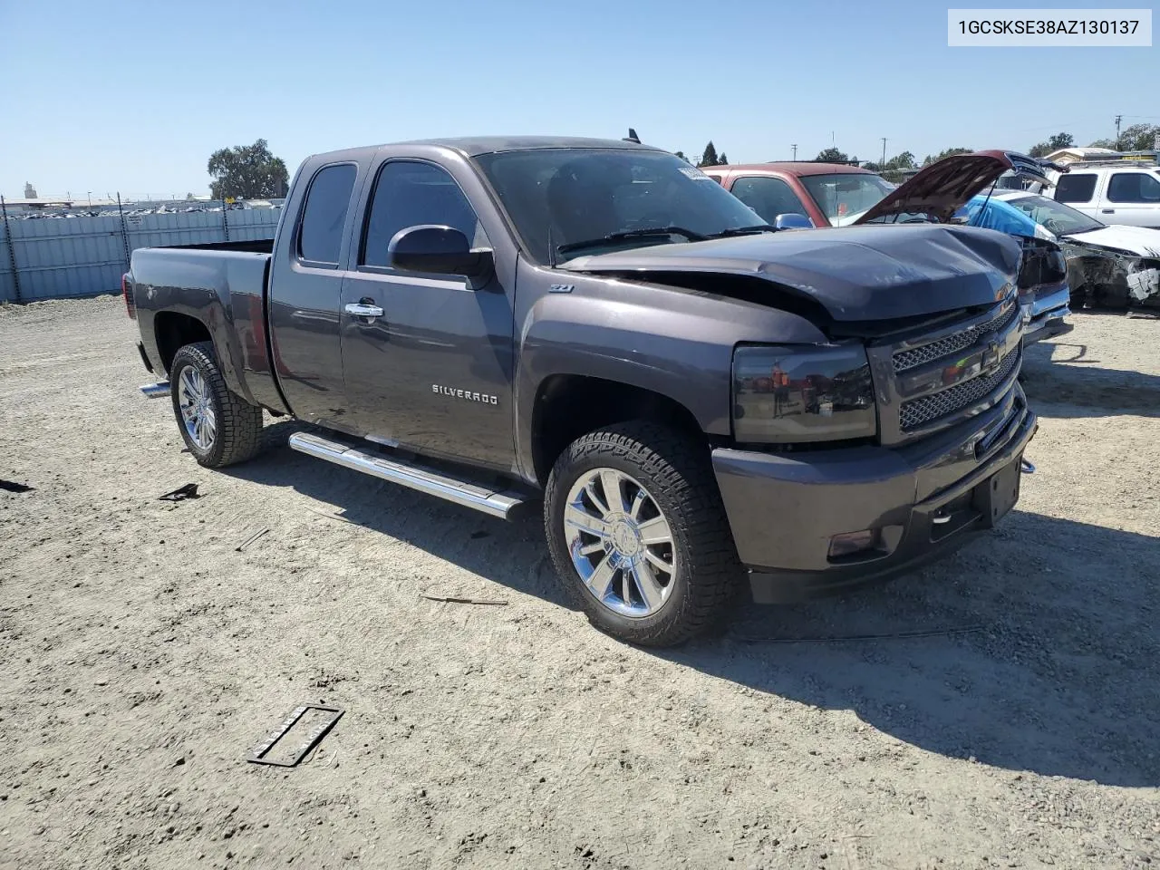 1GCSKSE38AZ130137 2010 Chevrolet Silverado K1500 Lt