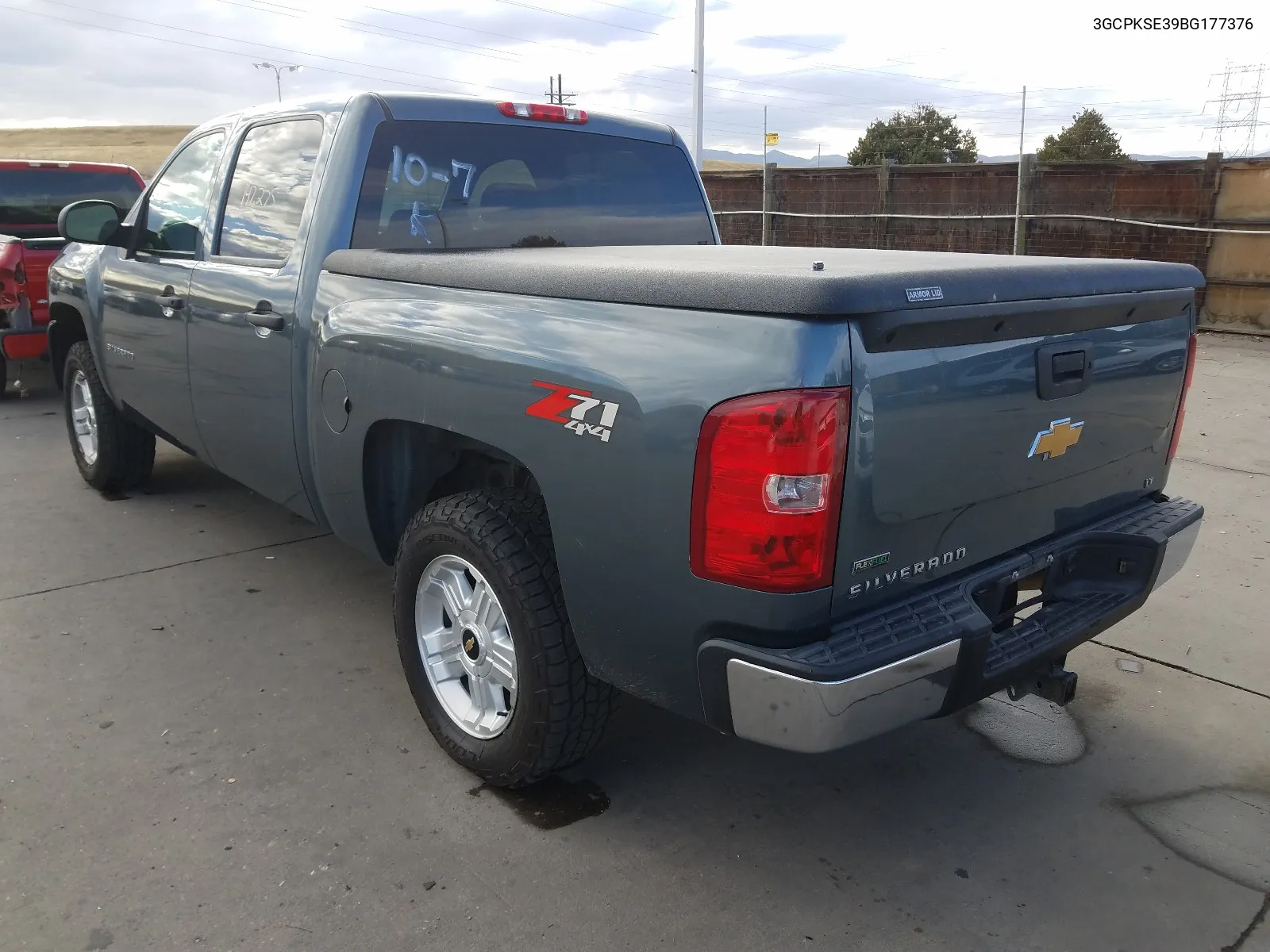 3GCPKSE39BG177376 2011 Chevrolet Silverado K1500 Lt