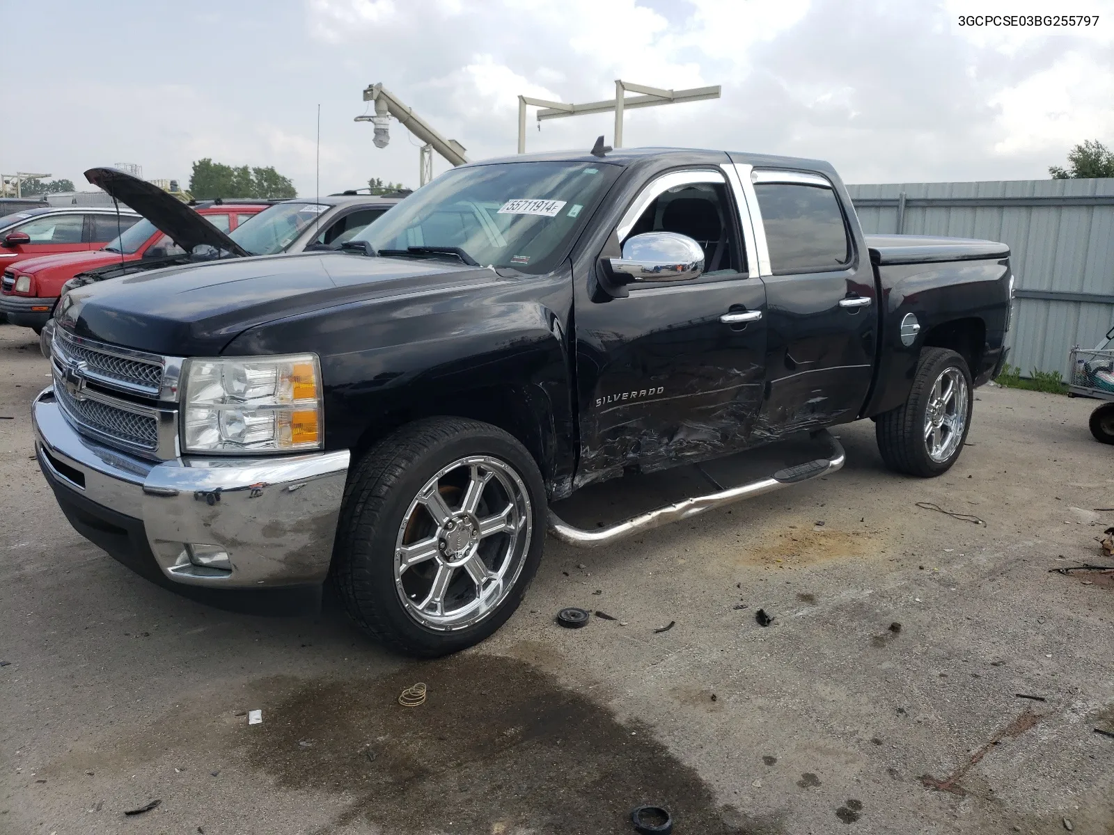 2011 Chevrolet Silverado C1500 Lt VIN: 3GCPCSE03BG255797 Lot: 55711914