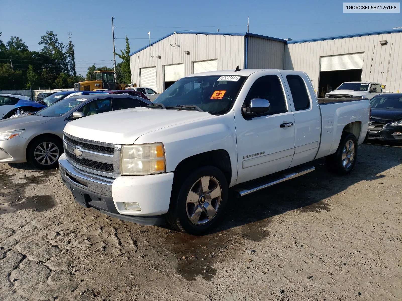 1GCRCSE06BZ126168 2011 Chevrolet Silverado C1500 Lt