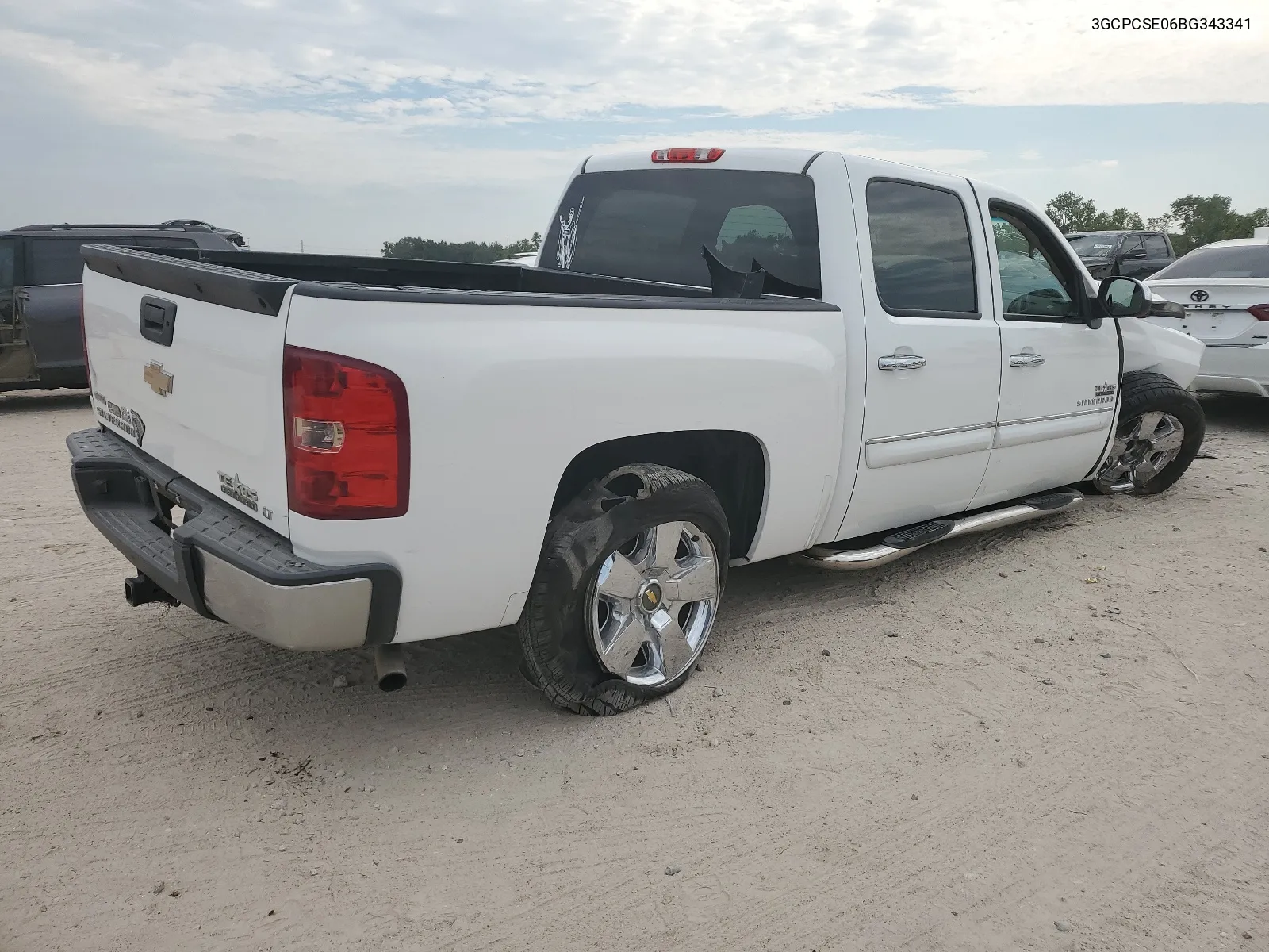 2011 Chevrolet Silverado C1500 Lt VIN: 3GCPCSE06BG343341 Lot: 68044304