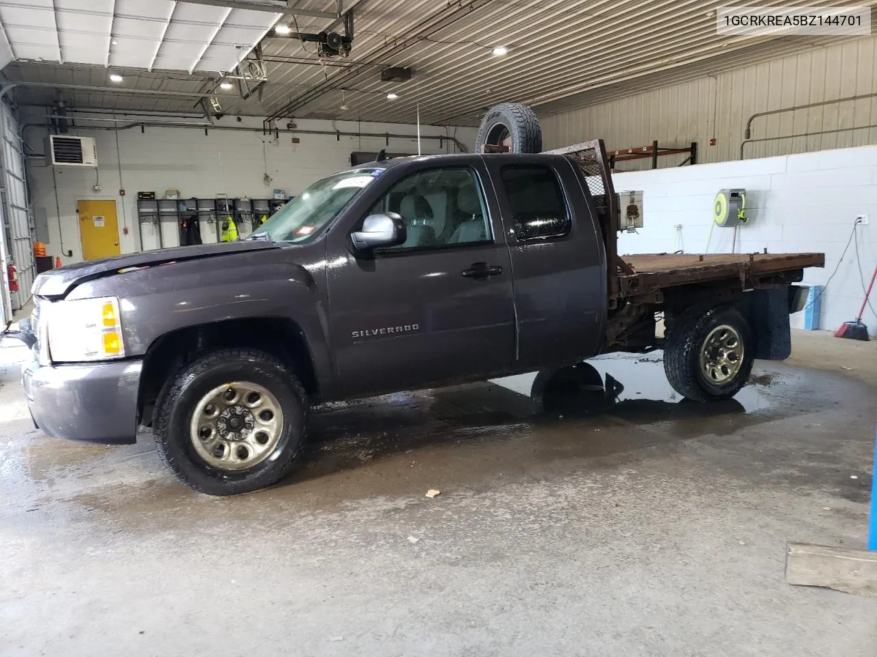 2011 Chevrolet Silverado K1500 Ls VIN: 1GCRKREA5BZ144701 Lot: 68808104