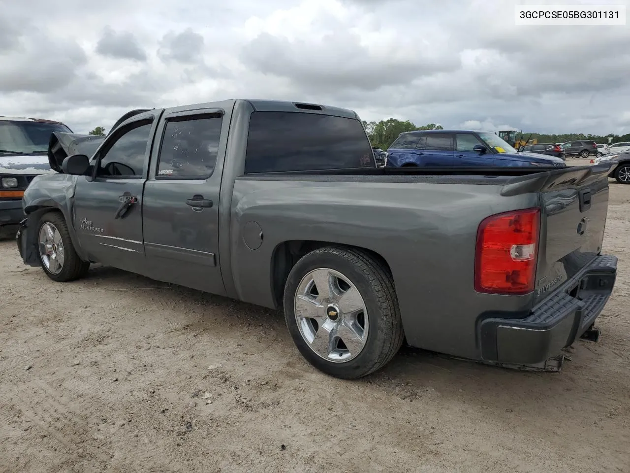 2011 Chevrolet Silverado C1500 Lt VIN: 3GCPCSE05BG301131 Lot: 70404114