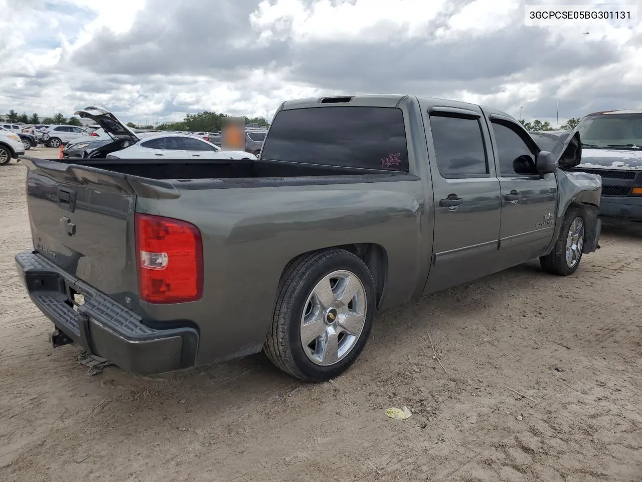 2011 Chevrolet Silverado C1500 Lt VIN: 3GCPCSE05BG301131 Lot: 70404114