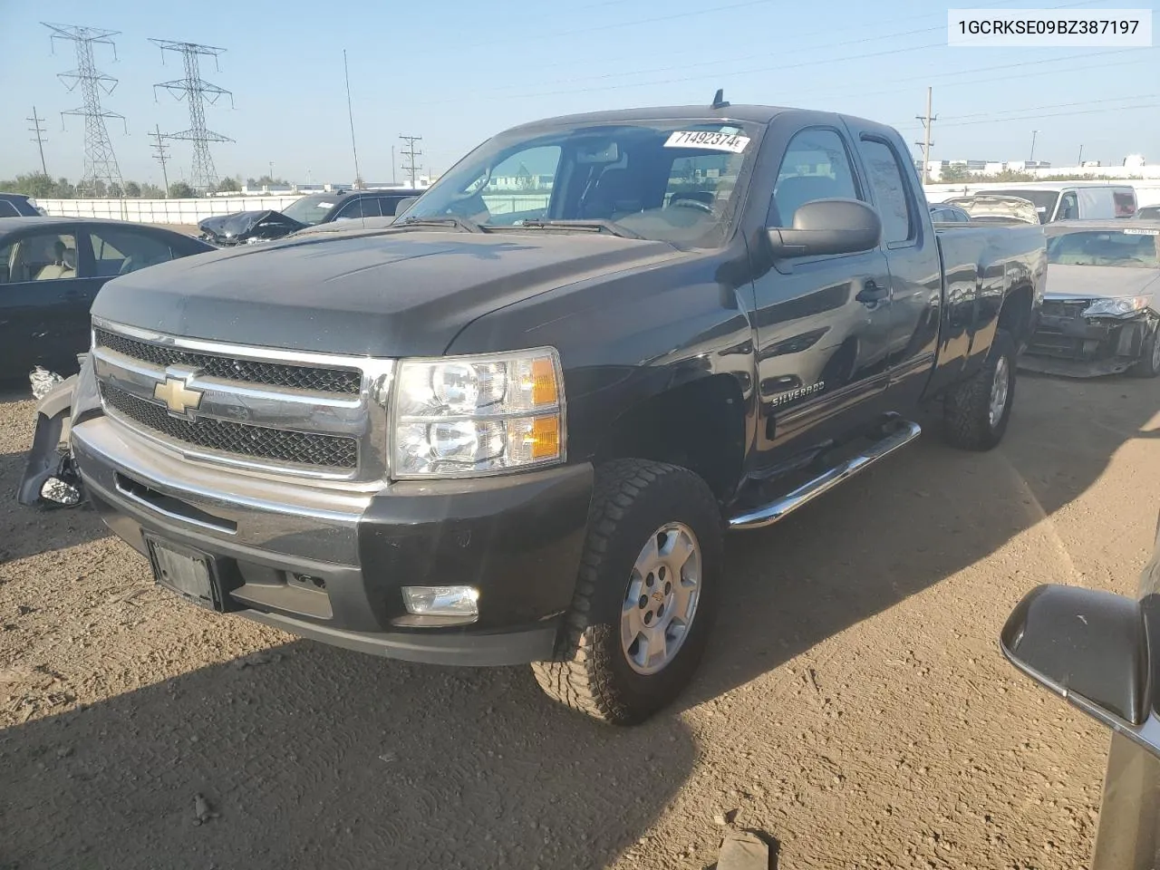 2011 Chevrolet Silverado K1500 Lt VIN: 1GCRKSE09BZ387197 Lot: 71492374