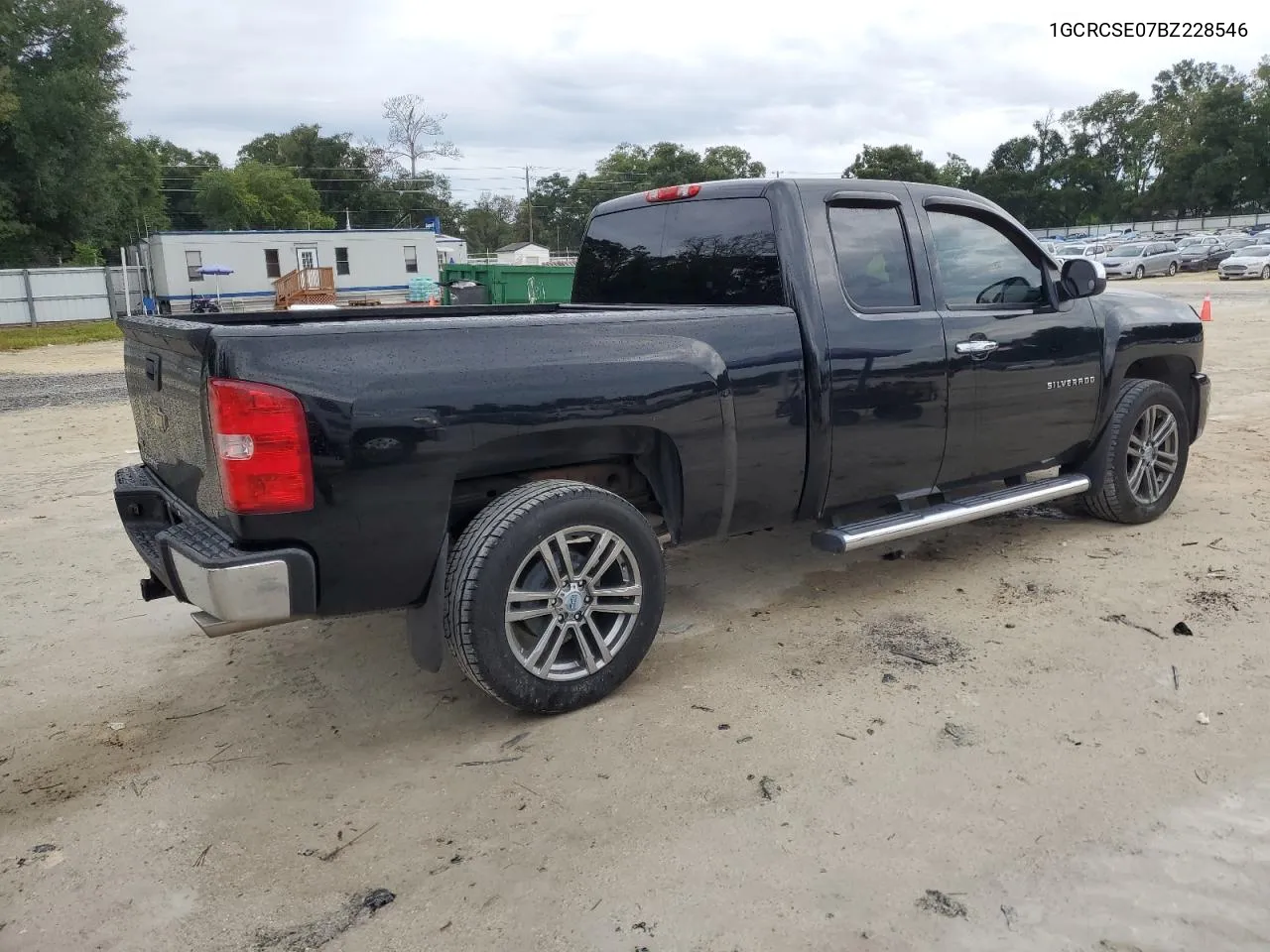 1GCRCSE07BZ228546 2011 Chevrolet Silverado C1500 Lt