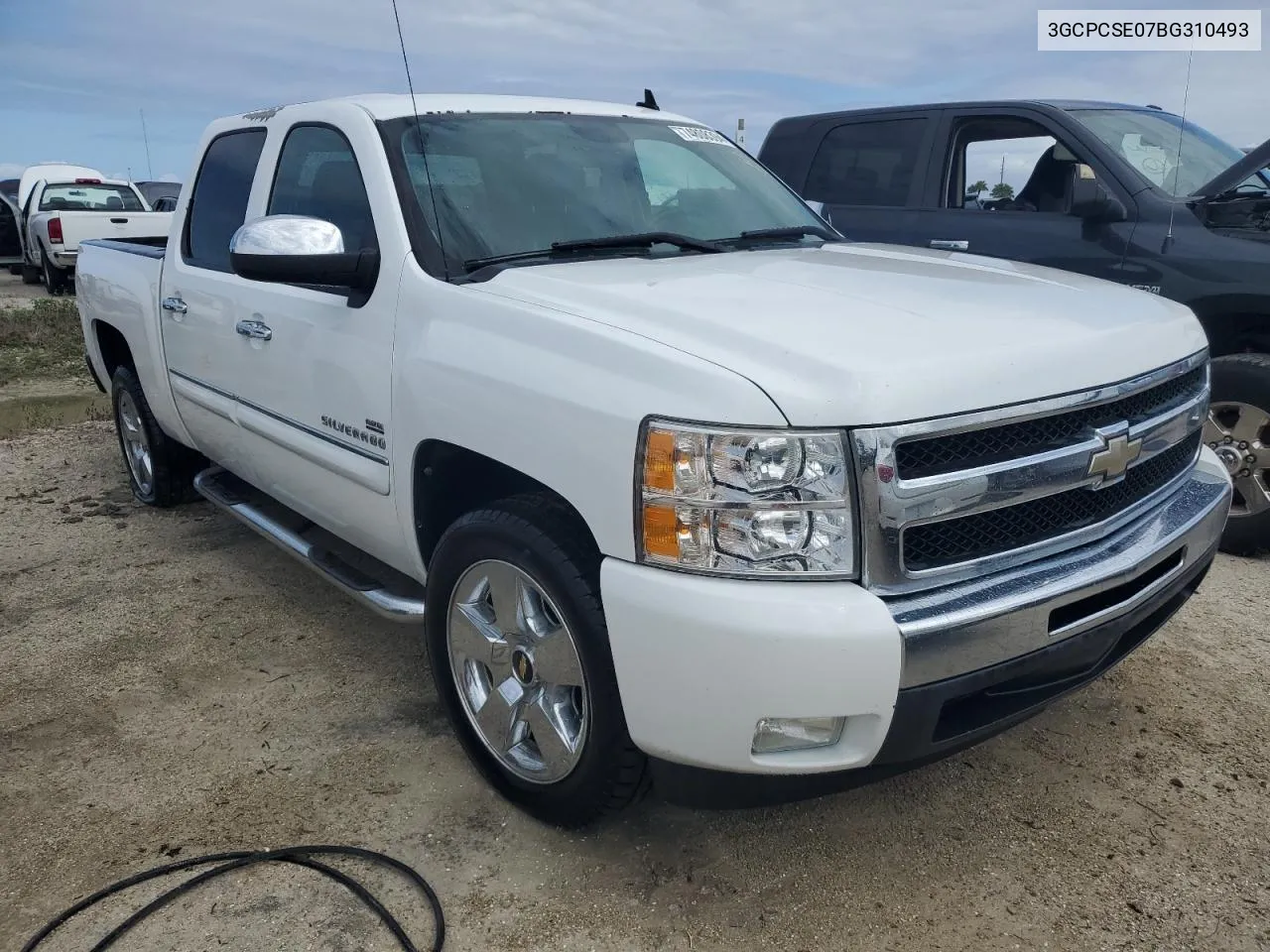 2011 Chevrolet Silverado C1500 Lt VIN: 3GCPCSE07BG310493 Lot: 74808394