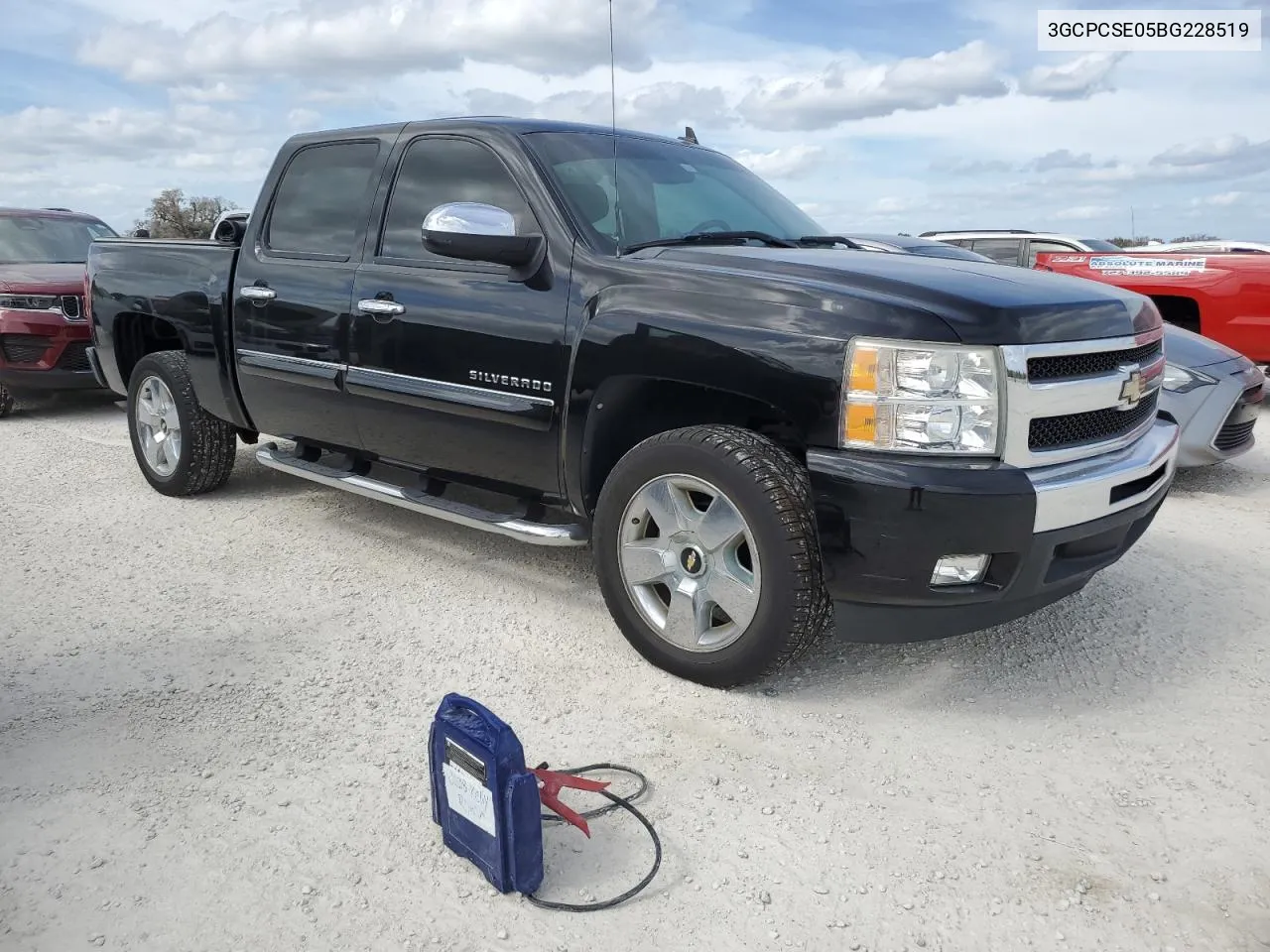 2011 Chevrolet Silverado C1500 Lt VIN: 3GCPCSE05BG228519 Lot: 76457204