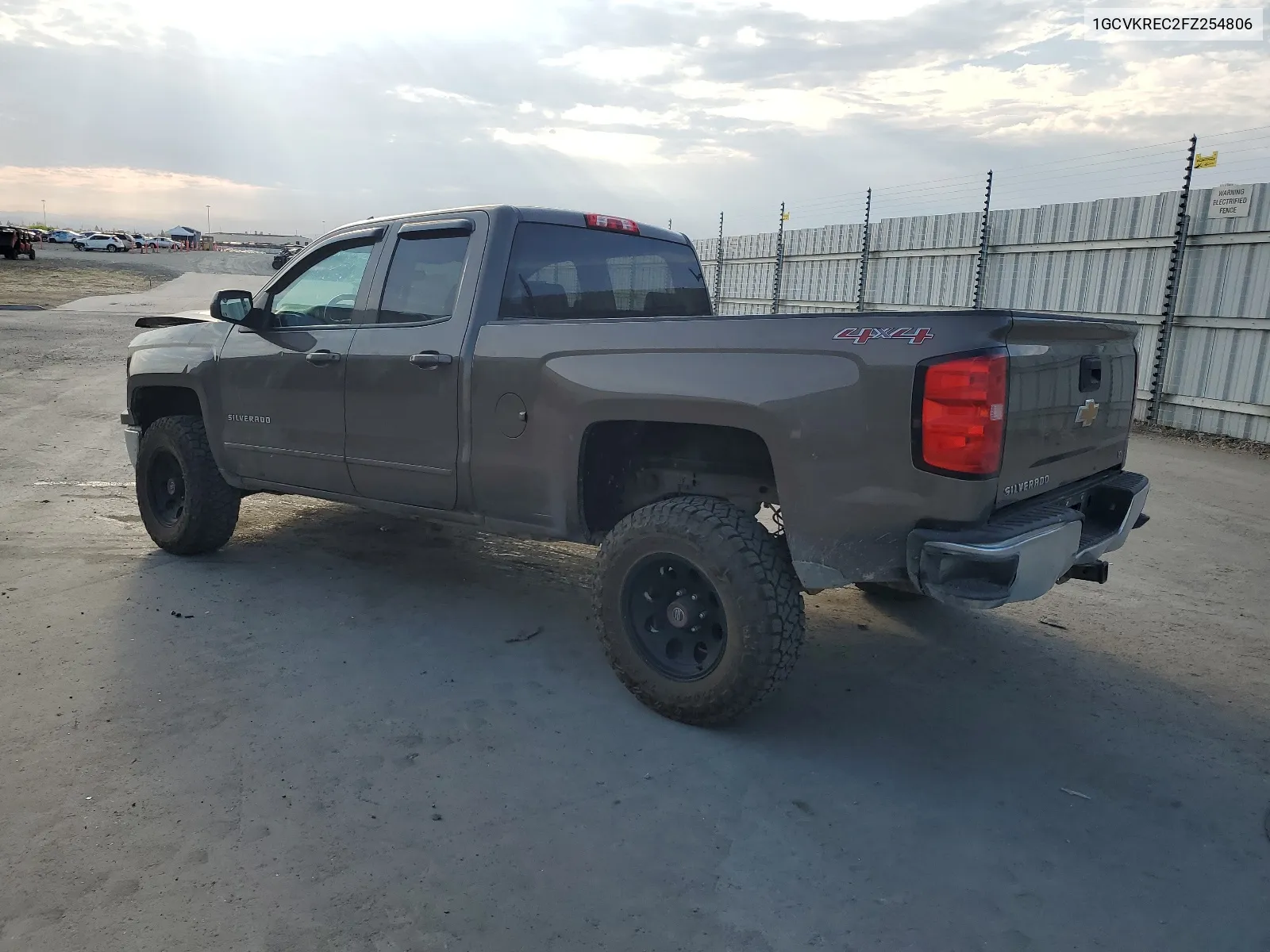 1GCVKREC2FZ254806 2015 Chevrolet Silverado K1500 Lt