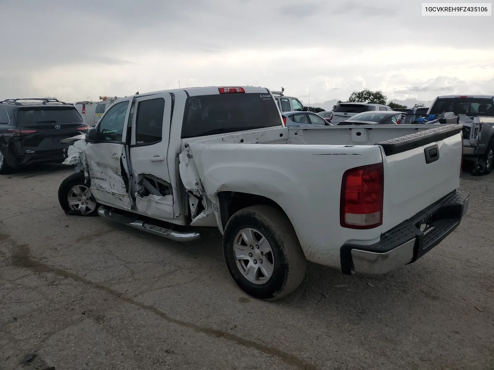 1GCVKREH9FZ435106 2015 Chevrolet Silverado K1500 Lt