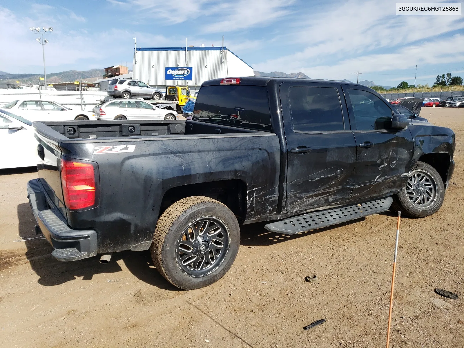 3GCUKREC6HG125868 2017 Chevrolet Silverado K1500 Lt