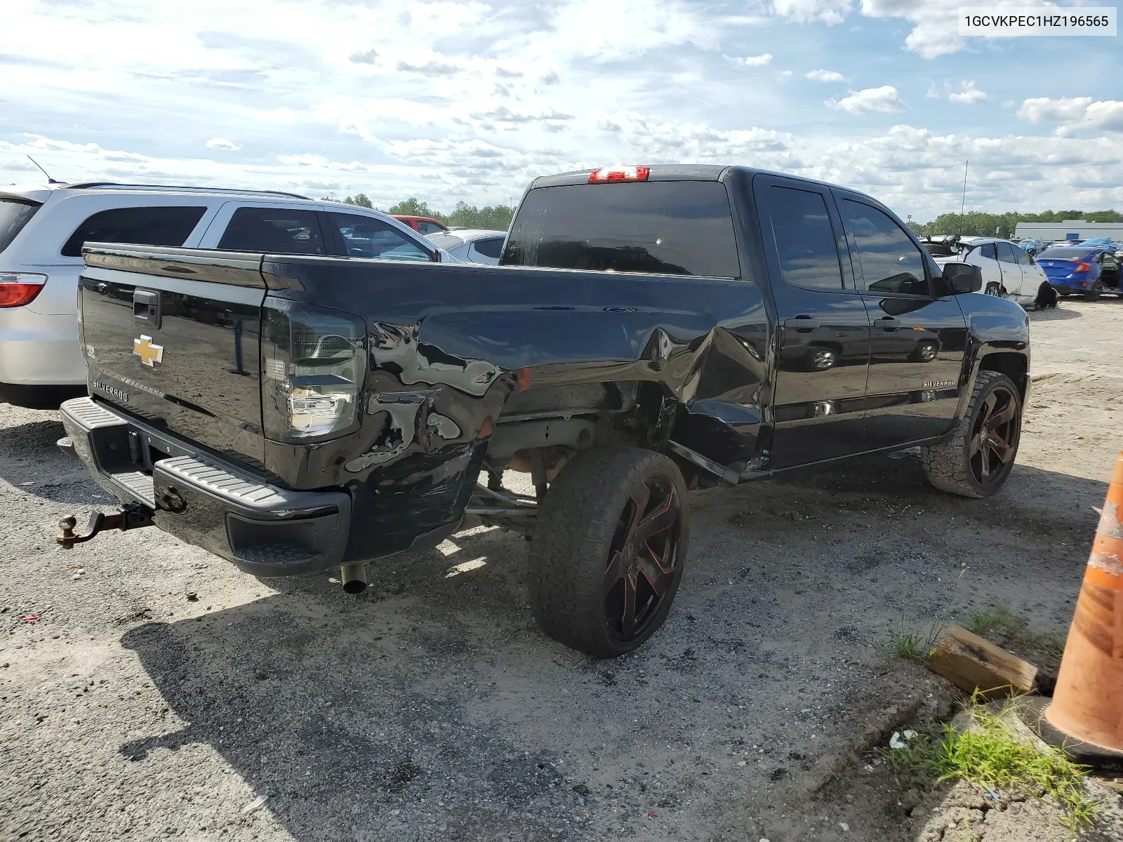 2017 Chevrolet Silverado K1500 Custom VIN: 1GCVKPEC1HZ196565 Lot: 62832244