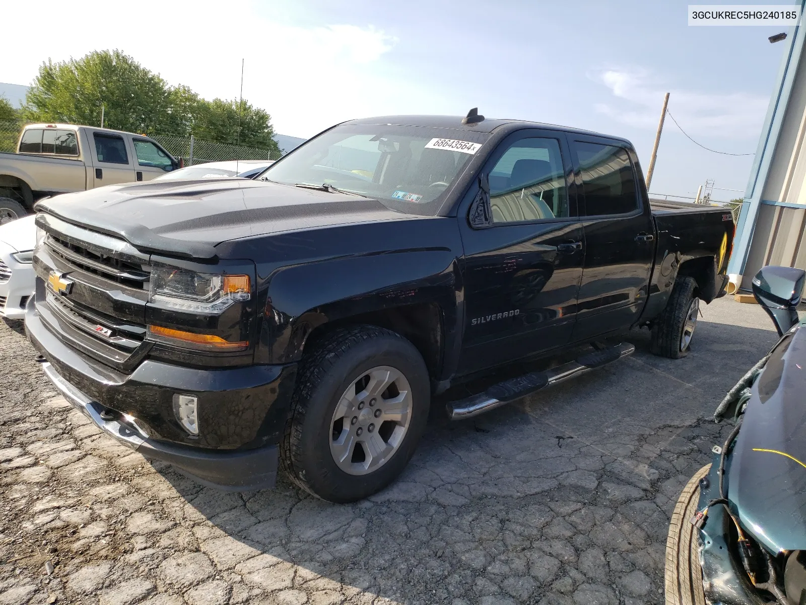 2017 Chevrolet Silverado K1500 Lt VIN: 3GCUKREC5HG240185 Lot: 68643564