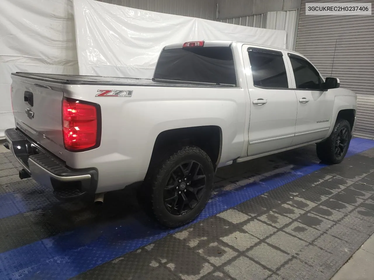 2017 Chevrolet Silverado K1500 Lt VIN: 3GCUKREC2HG237406 Lot: 68645224