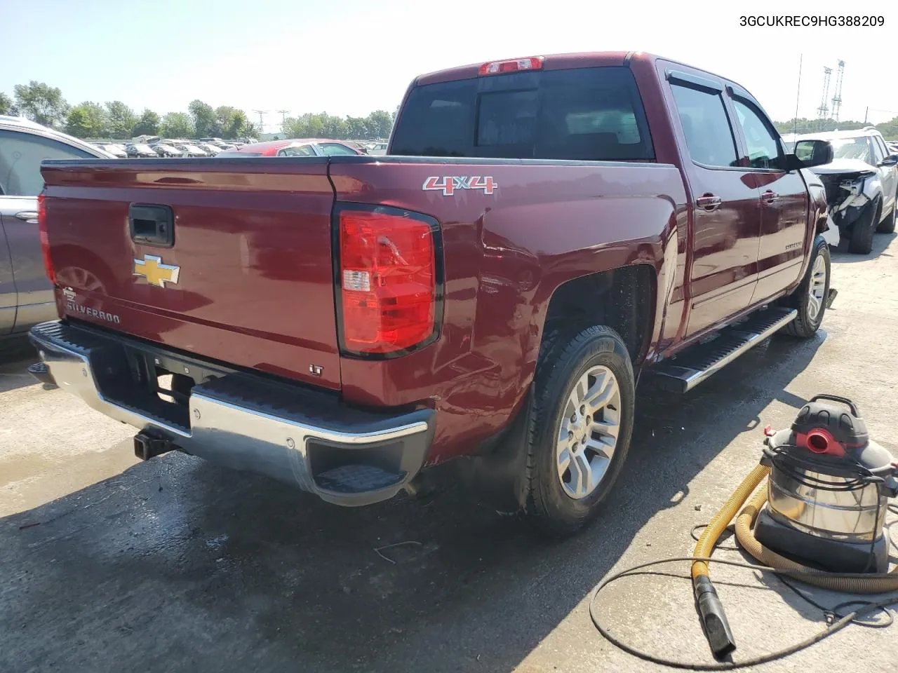 2017 Chevrolet Silverado K1500 Lt VIN: 3GCUKREC9HG388209 Lot: 68931834