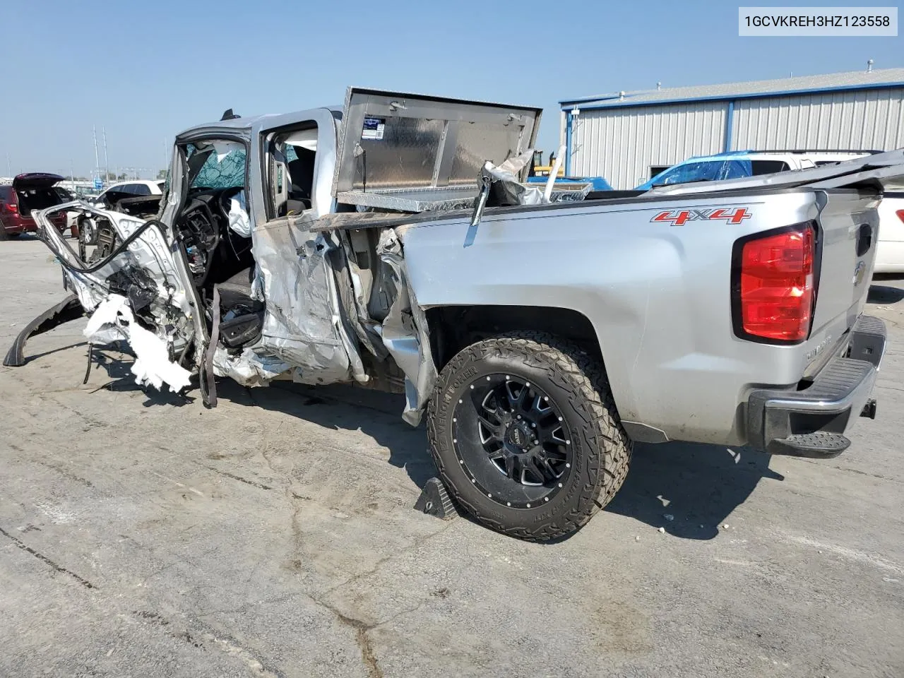 1GCVKREH3HZ123558 2017 Chevrolet Silverado K1500 Lt