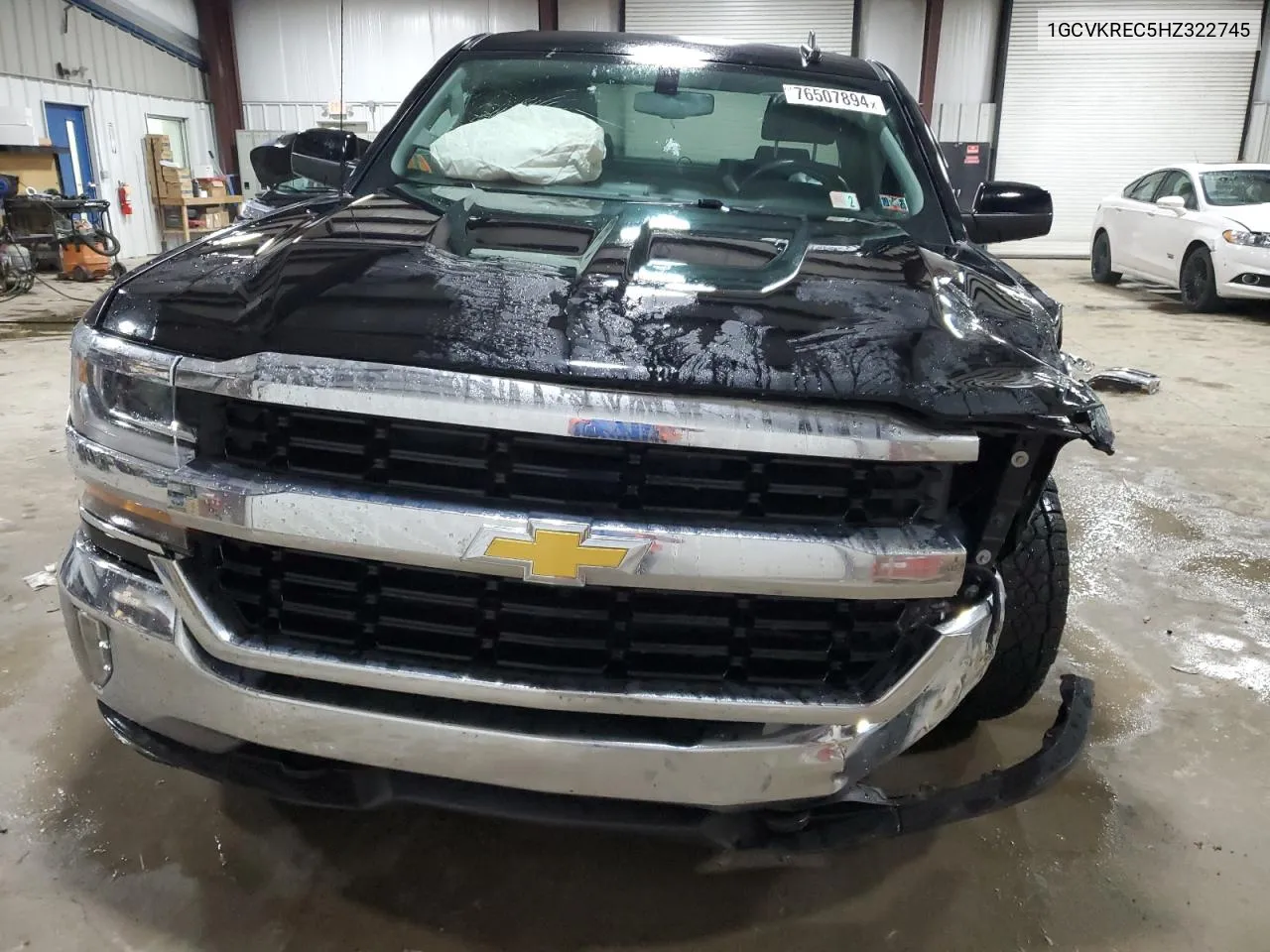 2017 Chevrolet Silverado K1500 Lt VIN: 1GCVKREC5HZ322745 Lot: 76507894