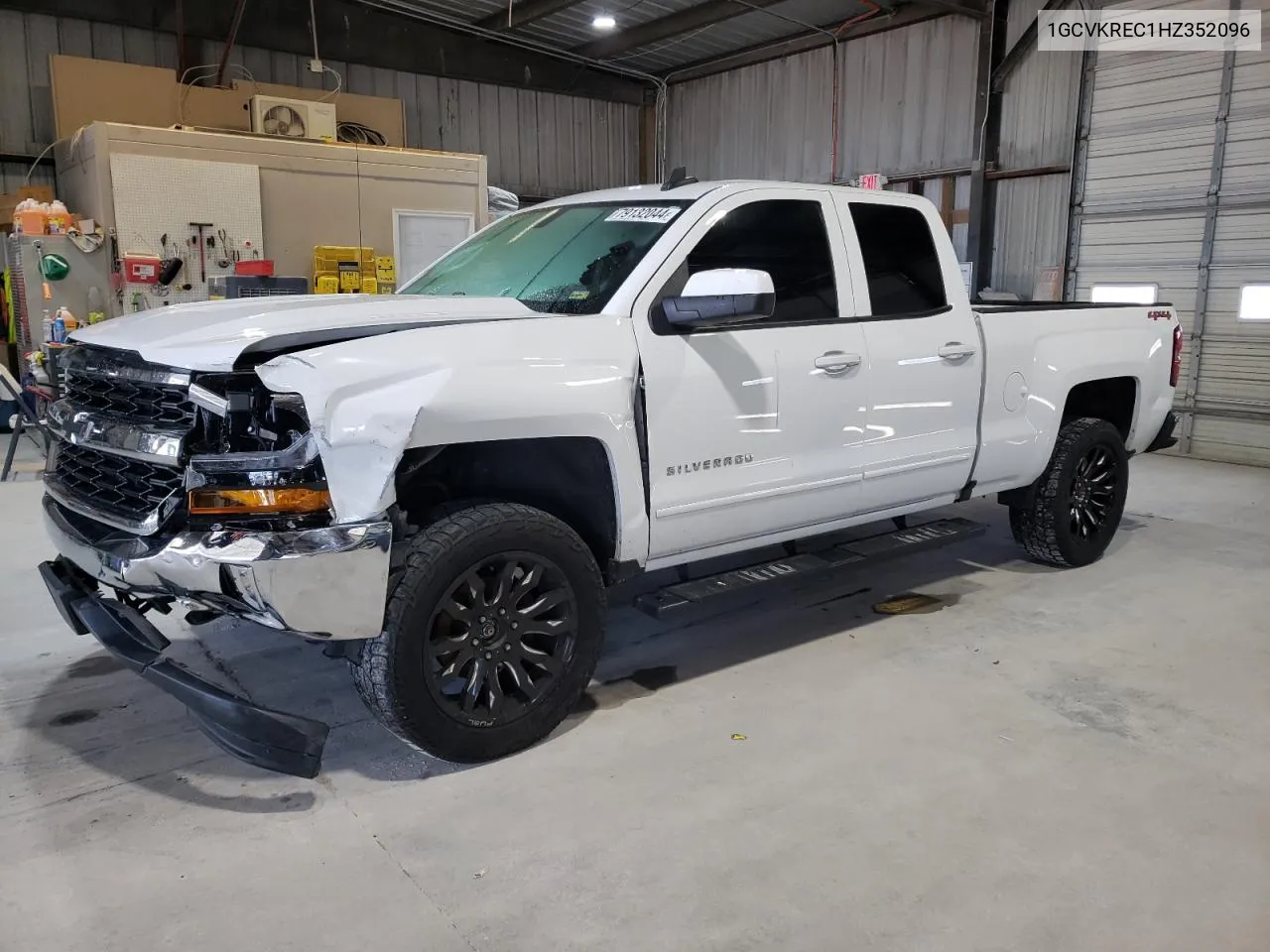 2017 Chevrolet Silverado K1500 Lt VIN: 1GCVKREC1HZ352096 Lot: 79132044