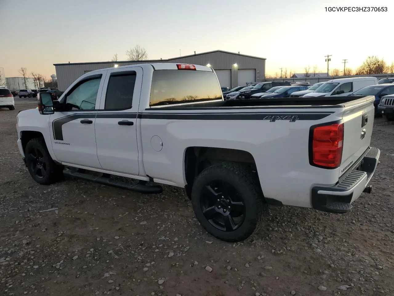 2017 Chevrolet Silverado K1500 Custom VIN: 1GCVKPEC3HZ370653 Lot: 79637664